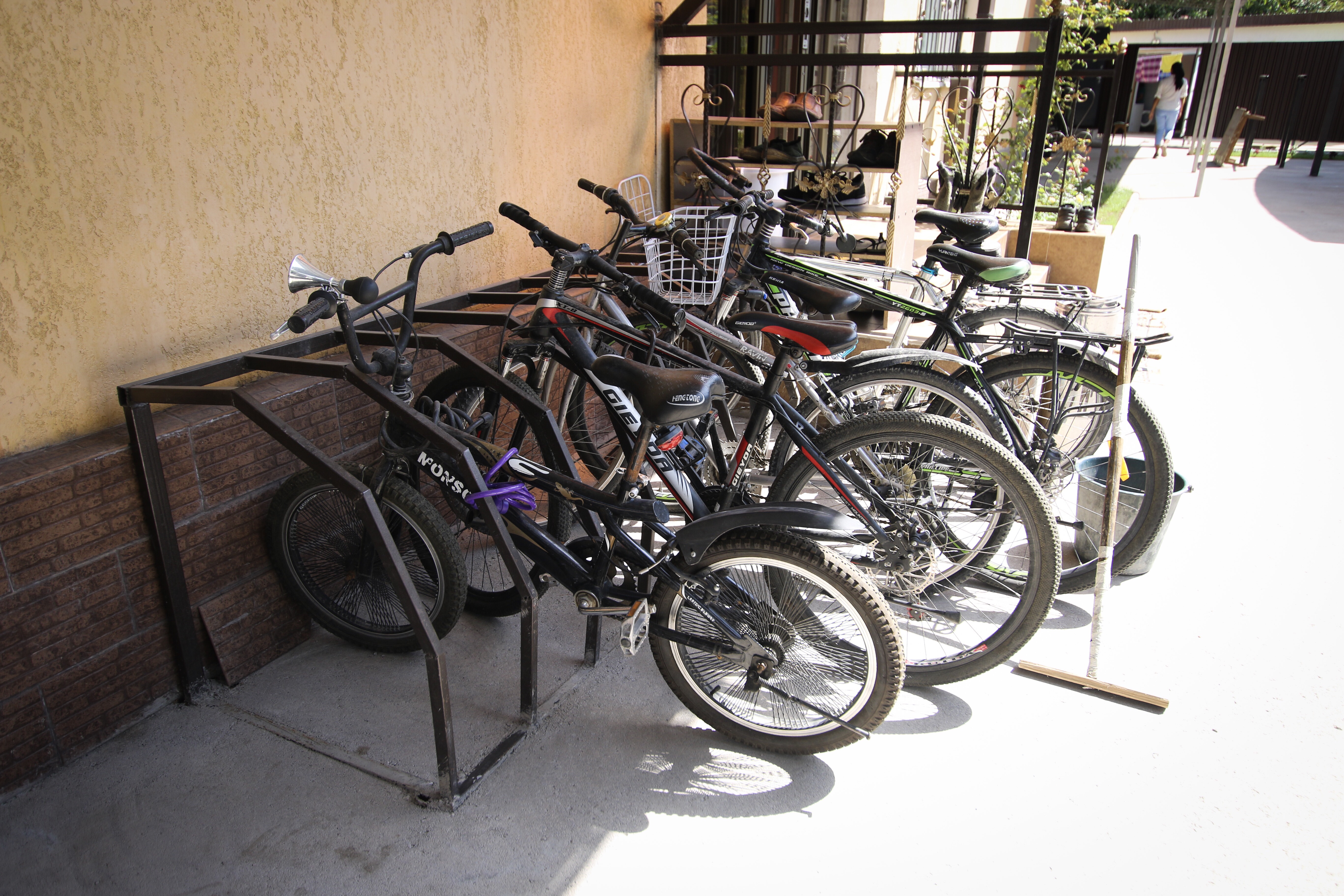 Bike hire and rental at Apple Hostel 